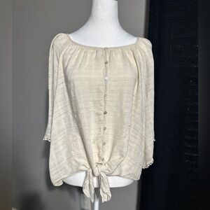 Studio Woman JP, size 1X, like new, worn only twice, ties in front, mock buttons